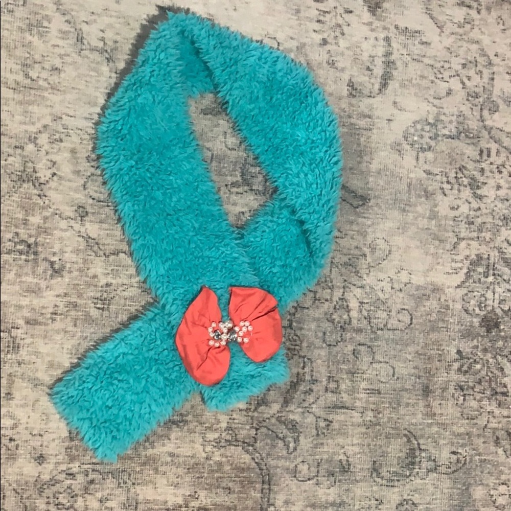 Girls boutique faux fur scarf with jeweled bow